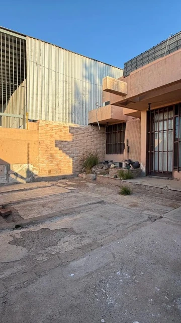 CASA EN VENTA 3 DORMITORIOS, GUAYMALLÉN