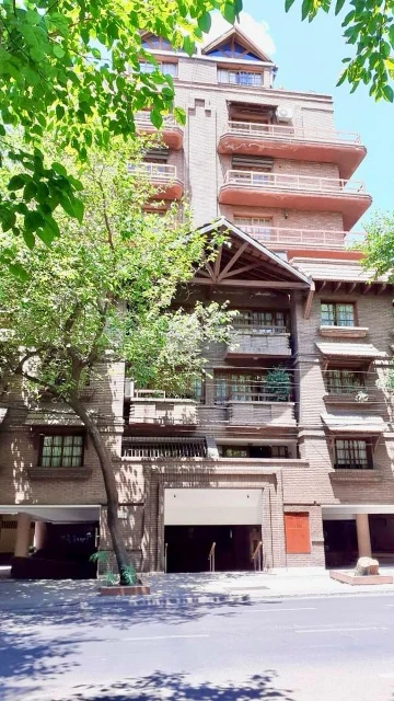 Venta Cochera. Excelente ubicación, Ciudad,Mendoza