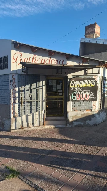 VENTA PANADERIA ,MINIMARKET ,CASA.