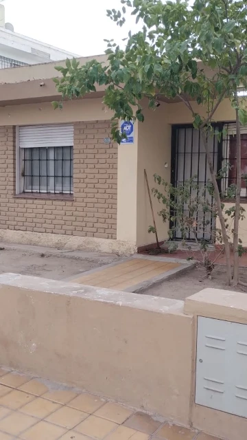 ALQUILER DE CASA EN BARRIO SANTA ANA