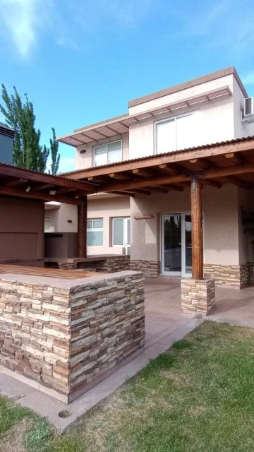 VENTA de casa en Barrio Privado en Maipú, Mendoza