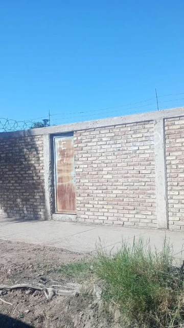 Venta Gran terreno en Godoy Cruz Cerrado medianera