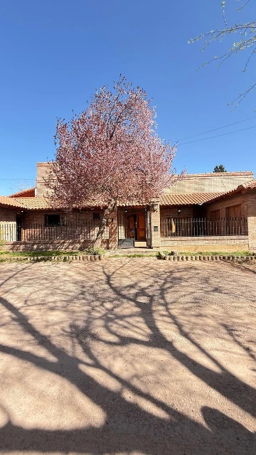 Venta Casa importante B. Semi privado. Guaymallén