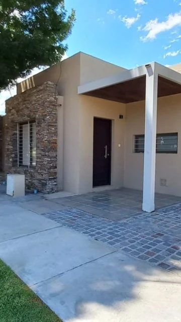 VENTA CASA TUNYAN MENDOZA.