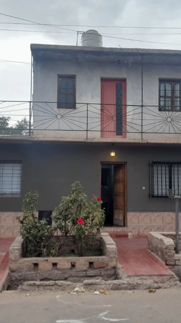 VENTA casa de 4 dormitorios en La Heras.